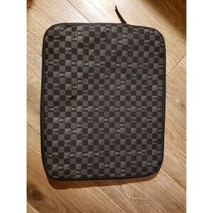 Elizabeth Arden Black Gray Checkered Laptop Protective Case